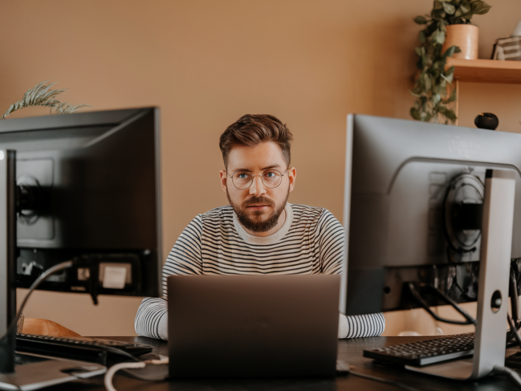 Comment choisir entre SaaS, licence perpétuelle ou solution maison pour vos outils d’entreprise